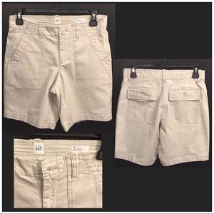 GAP Khaki Shorts Size 00